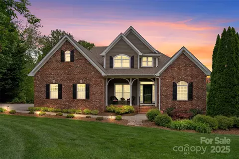 230 Fairway Falls Rd, Mills River, NC 28759