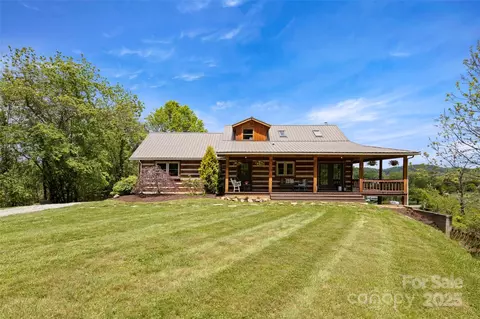 225 Ford Rd, Waynesville, NC 28786