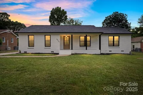 3937 Tamerlane Dr, Charlotte, NC 28205