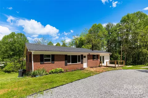 1318 Crawford Rd, Waynesville, NC 28785