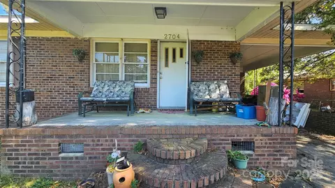 2704 Chambers St, Lumberton, NC 28358