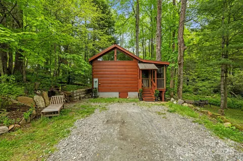65 Maybin Rd, Zirconia, NC 28790