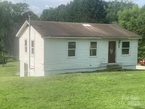 286 Berkeley Rd, Hendersonville, NC 28791