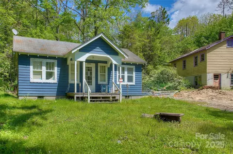 161 Highland Ave, Spruce Pine, NC 28777