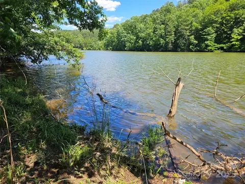 2446 W Paradise Harbor 13 Dr #13, Connelly Springs, NC 28612