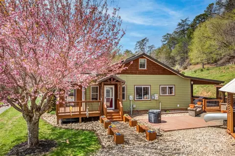 3610 Collettsville Rd, Lenoir, NC 28645