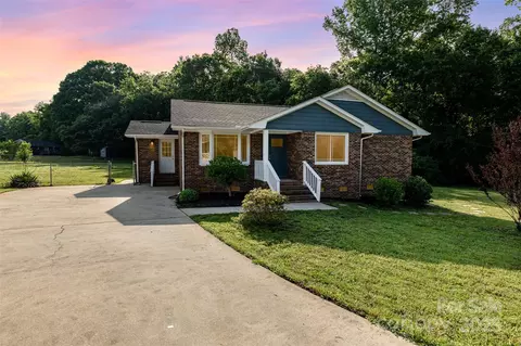 3555 Tree Line Dr, Rock Hill, SC 29732