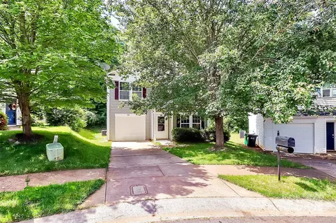459 Presidents Ct, Charlotte, NC 28217