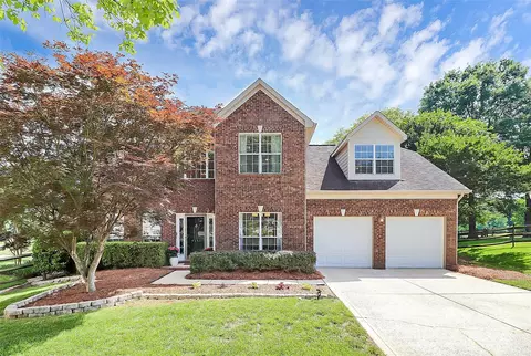 9157 Snow Hill Ct, Charlotte, NC 28269