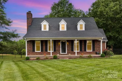 3049 Stablegate Dr, Gastonia, NC 28052