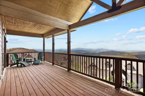 143 Wildflower Ln, Sugar Mountain, NC 28604