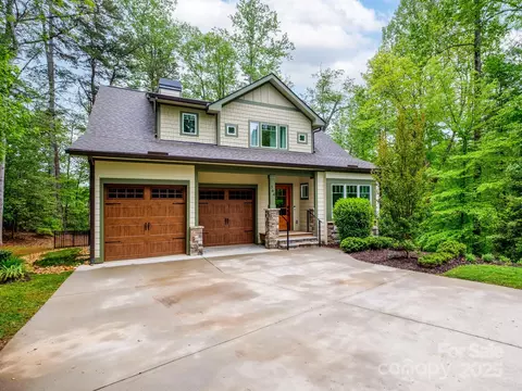 364 Camptown Rd, Brevard, NC 28712