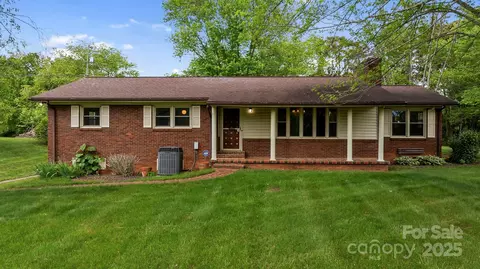 1 Ola Dr, Candler, NC 28715