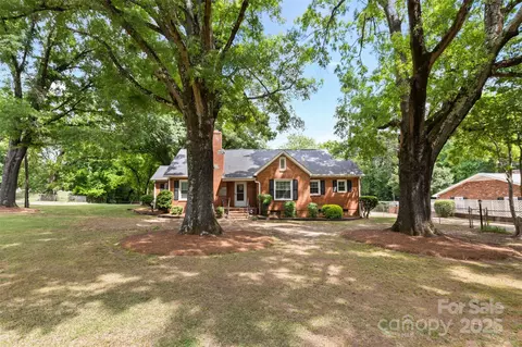 4608 Beatties Ford Rd, Charlotte, NC 28216