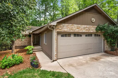 7 Turtle Ln, Clover, SC 29710