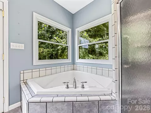 Bath - 600 Charisma Dr, Marshall, NC 28753 photo 4 of 5