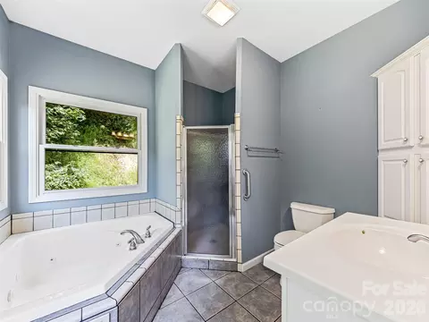 Bath - 600 Charisma Dr, Marshall, NC 28753 photo 3 of 5