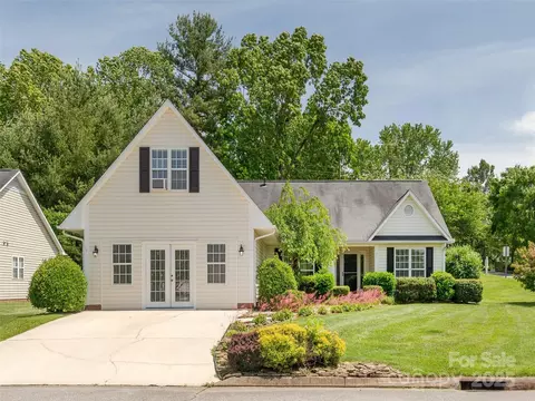 14 Stonehollow Rd, Fletcher, NC 28732