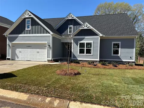 1061 The Glen St, Statesville, NC 28677