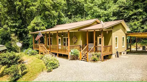 21 Sassafras Dr, Bryson City, NC 28713