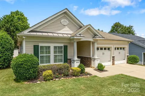 611 Tee Ridge Ct, Fort Mill, SC 29715
