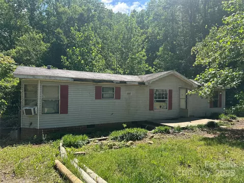 156 Hurst Dr, Statesville, NC 28677