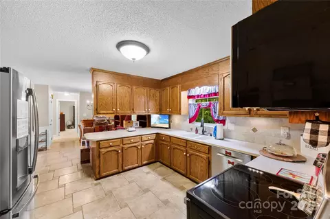 Kitchen - 322 Killian Rd, Stanley, NC 28164 photo 1 of 2