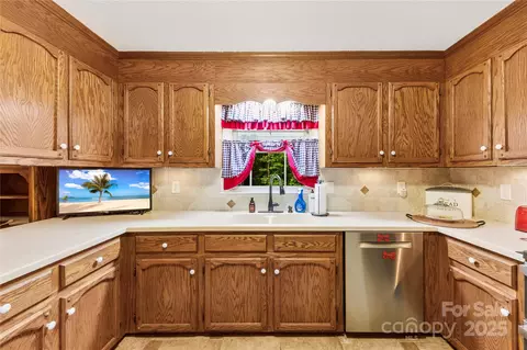 Kitchen - 322 Killian Rd, Stanley, NC 28164 photo 2 of 2