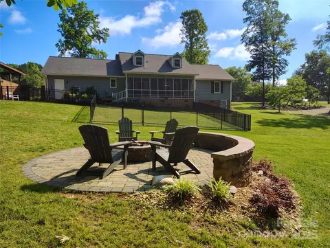 Exterior - 322 Killian Rd, Stanley, NC 28164 photo 3 of 7