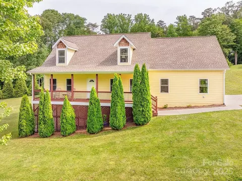 104 Bobby Ridge Dr, Leicester, NC 28748