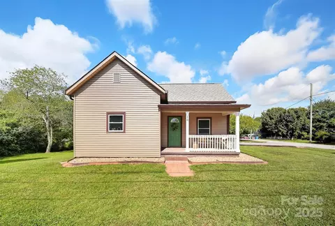 10 Lake St, Granite Falls, NC 28630