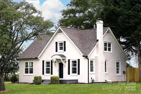 330 17th Nw St NW, Hickory, NC 28601
