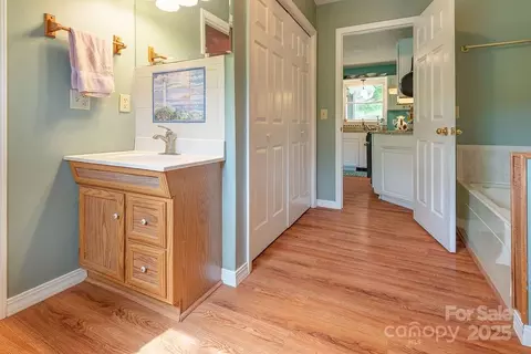 124 Beaverdam Loop Rd, Candler, NC 28715 photo 17