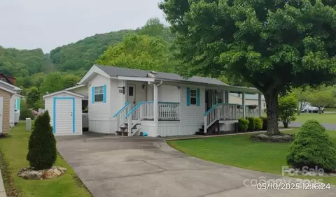 107 Strollers Ln, Waynesville, NC 28785