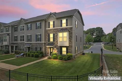 3003 Salix Bend Dr, Charlotte, NC 28205