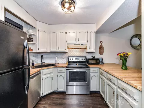 100 Willow Run 26 Dr #26, Gastonia, NC 28056