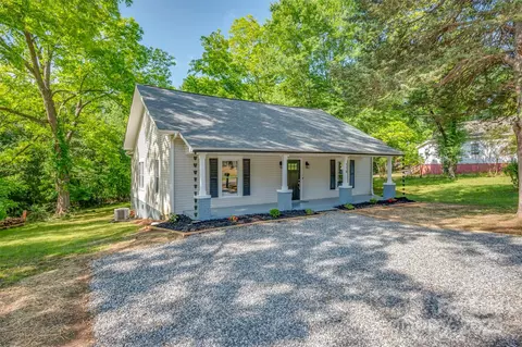118 Landis St, Forest City, NC 28043