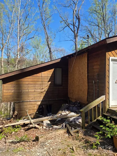 90 Weeping Cherry Forest Rd, Fairview, NC 28730 photo 3