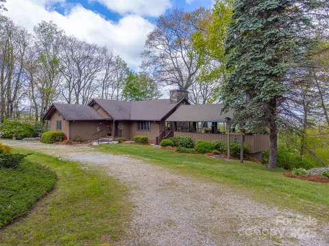 5271 Big Ridge Rd, Glenville, NC 28736