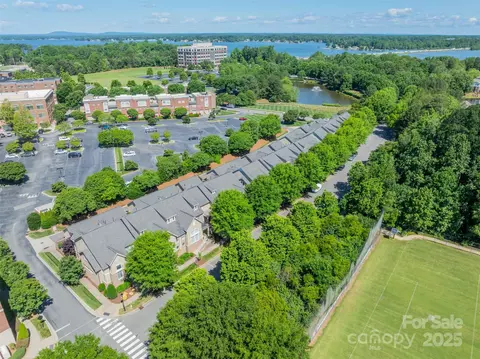 View/Area - 815 Jetton St, Davidson, NC 28036 photo 2 of 6