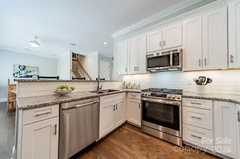 Kitchen - 815 Jetton St, Davidson, NC 28036 photo 2 of 3