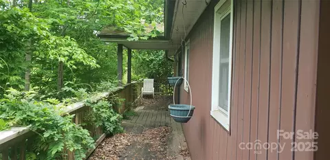 31 Samuel Ln, Candler, NC 28715