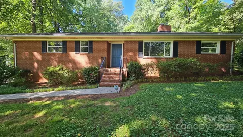 7021 Linda Lake Dr, Charlotte, NC 28215