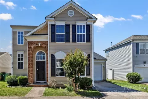 8610 Sawleaf Ct, Charlotte, NC 28215