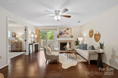 5011 Sharon Q Rd #Q, Charlotte, NC 28210