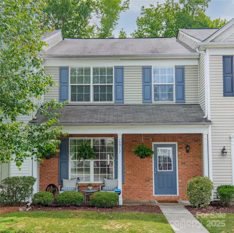 6917 Rothchild Dr, Charlotte, NC 28270