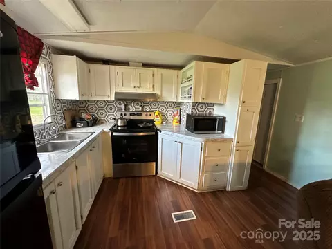 181 Trivette Rd, Harmony, NC 28634 photo 3