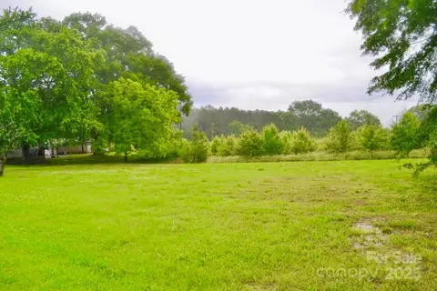 1789 Chase High Rd, Forest City, NC 28043