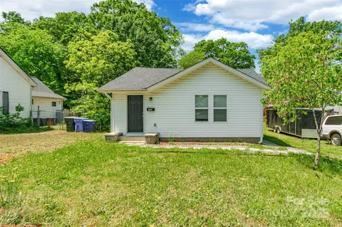 211 E Mcneely Ave, Mooresville, NC 28115