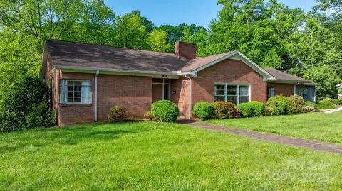 220 Broad St, Marion, NC 28752
